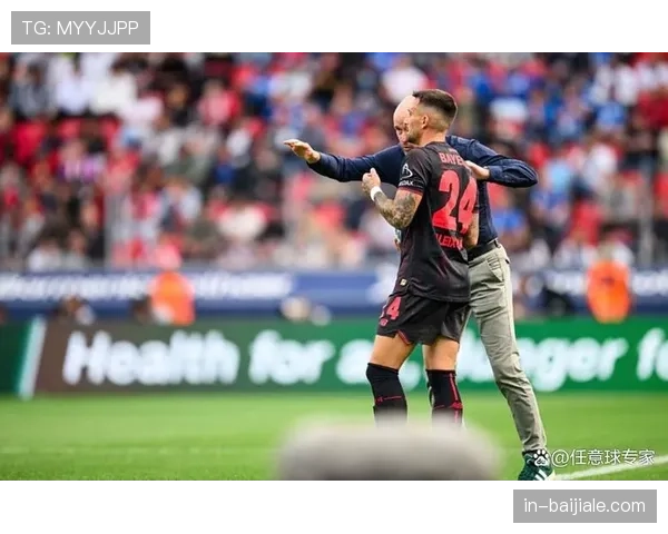 勒沃库森遭遇战术磨合阵痛 滕哈赫防反体系季前赛1-5溃败